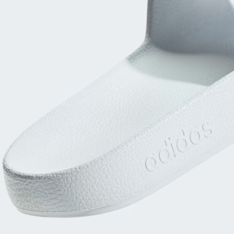 Легкие шлепанцы Adilette Aqua от Adidas с фирменными полосками 1159794839 (Белый, 40)