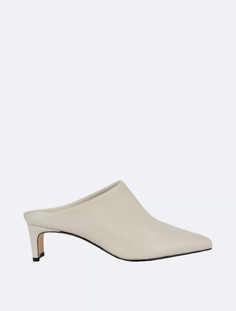 Женские туфли мюли на каблуке Calvin Klein Rizzy с открытой пяткой 37,5 (7 US) 24 см Молочный 1159837517