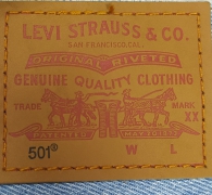 Женские джинсовые шорты Levi's 501 с рваными деталями 1159818189 (Голубой 31)