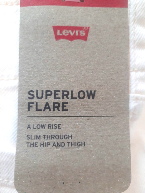 Женские джинсы Levis Superlow flare с низкой посадкой и расклешенным низом 1159814336 (Молочный, W27 L32)