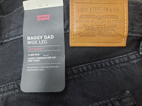 Женские джинсы Wide leg Levi's Baggy Dad 1159818332 (Черный W32 L30)