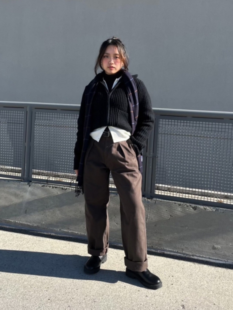 Жіночі джинси Uniqlo 1159830196 (Коричневий 32)