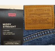 Женские прямые джинсы Levi's Middy Straight 1159818109 (Синий W26 L31)