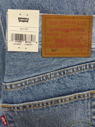 Женские укороченные прямые джинсы Levi's 501 1159818111 (Синий W27 L26)