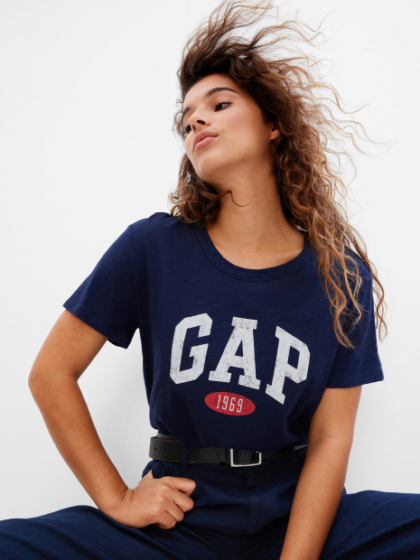 Жіноча футболка GAP з логотипом оригіналу