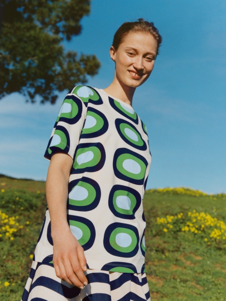 Футболка UNIQLO с принтом Marimekko 1159815493 (Молочный XS)