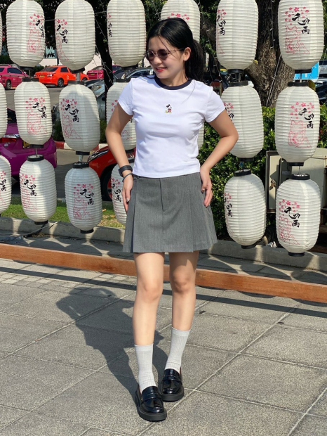 Футболка UNIQLO с вышивкой Mickey Mouse 1159833990 (Белый S)