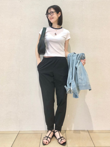 Футболка UNIQLO с вышивкой Mickey Mouse 1159833990 (Белый S)