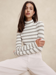 Жіночий лонгслів Banana Republic водолазка 1159836517 (Молочний XS)
