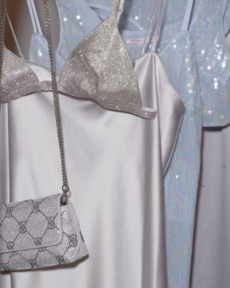 Комплект из пайеток Victoria’s Secret топ и шорты 1159831798 (Голубой M)