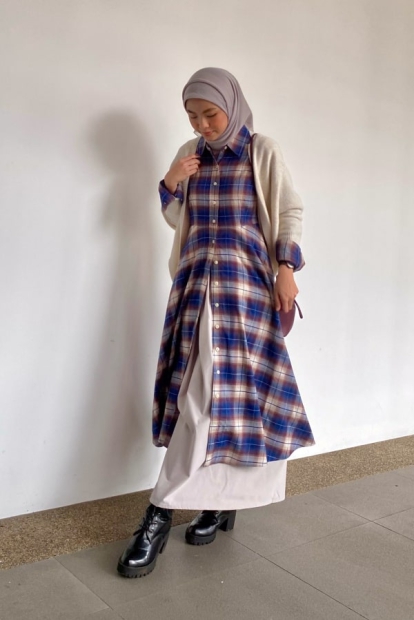 Жіноча сукня-сорочка UNIQLO в клітку з начосом 1159798838 (Білий/синій, M)