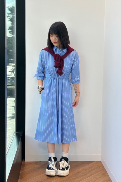 Жіноча сукня-сорочка UNIQLO в смужку 1159799175 (Білий/синій, L)