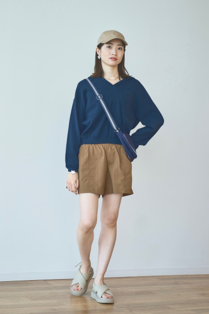 Женские шорты UNIQLO с карманами 1159835431 (Коричневый S)