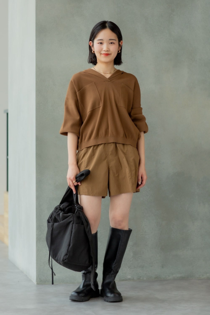 Женские шорты UNIQLO с карманами 1159835431 (Коричневый S)