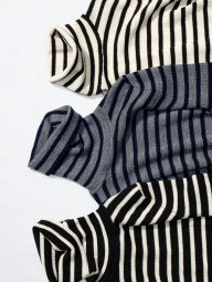 Женский свитер с высоким воротником UNIQLO из мериносовой шерсти 1159835343 (Белый M)