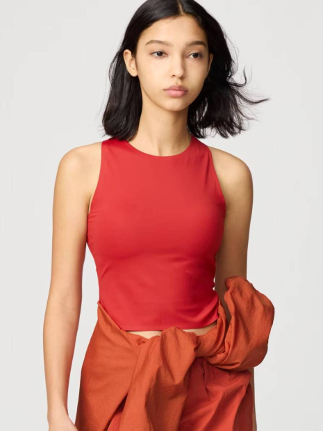 Жіночий топ Active від UNIQLO зі вшитими чашками 1159834145 (Червоний S)