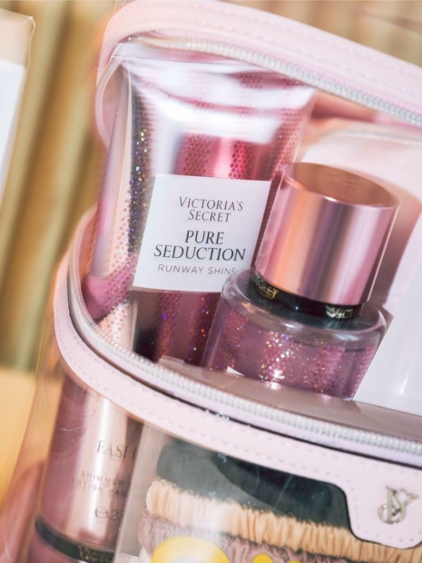 Лосьон для тела Pure Seduction Runway Shine Victoria’s Secret 1159821716 (Розовый 236 ml)