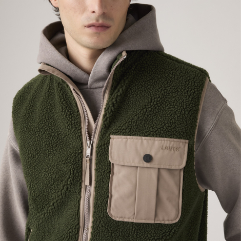 Мужская жилетка из экомеха Levi's безрукавка 1159855751 (Зеленый M)