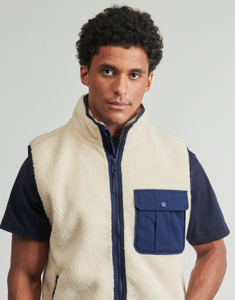 Мужская жилетка из экомеха Levi's безрукавка 1159857677 (Молочный L)