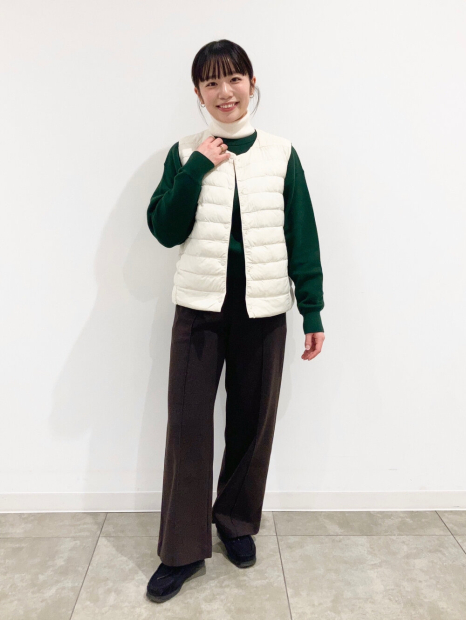 Жилет Uniqlo с технологией PUFFTECH 1159862210 (Молочный M)